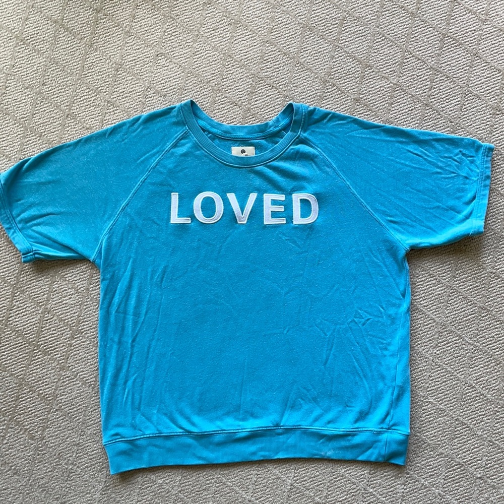 Super cute short sleeved sweat top